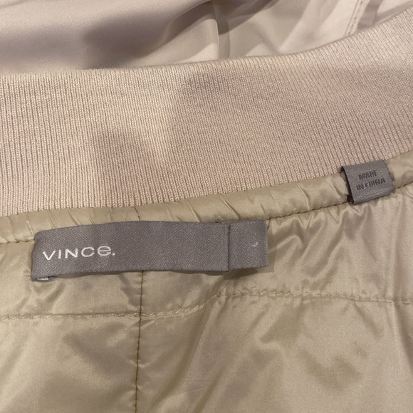 VINCE fabulous light beige bomber jacket with warm lining, size Large - Picture 12 of 16
